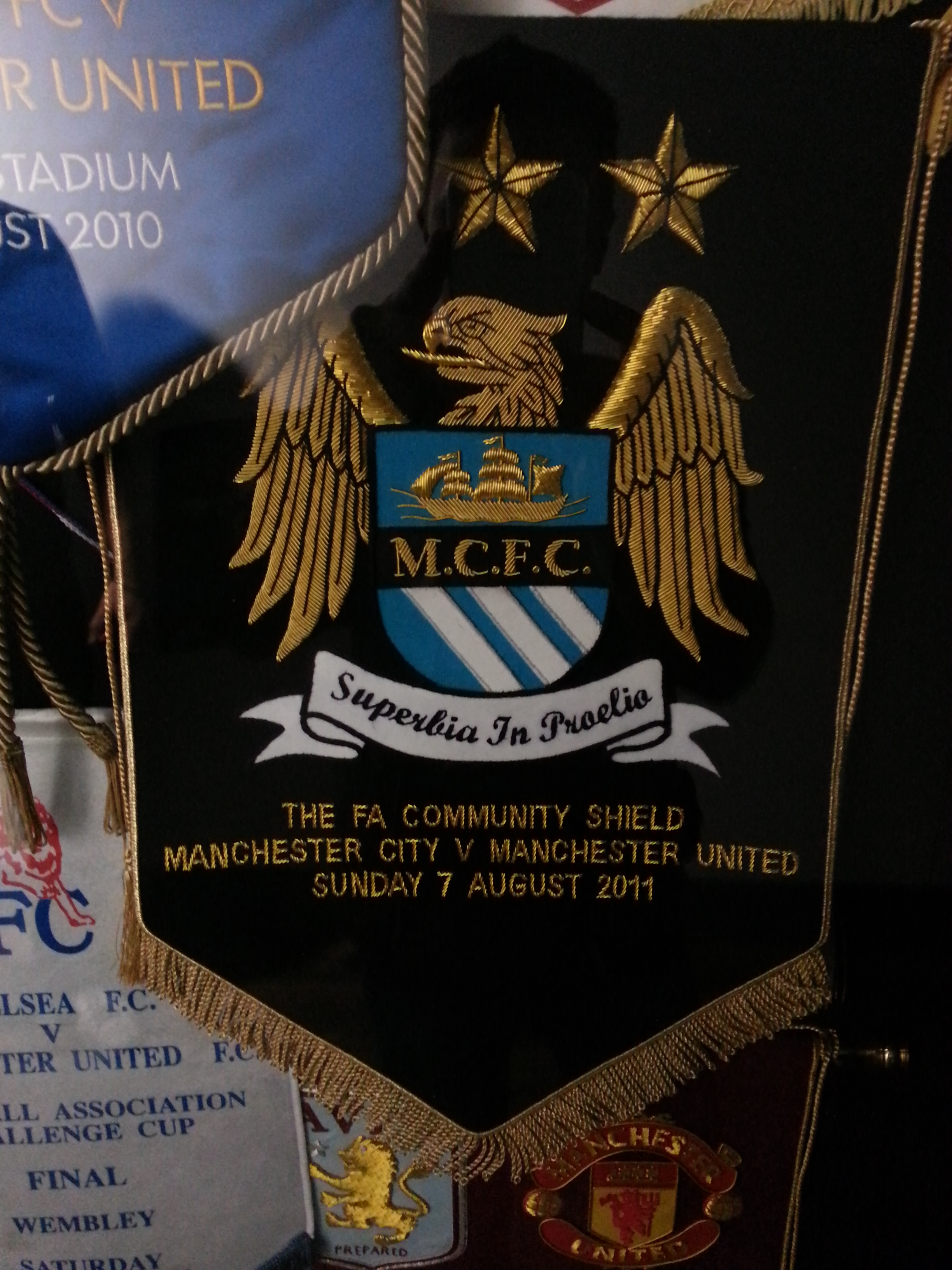 Viiri FA Community Shieldistä Manchesterin Derbystä 2011