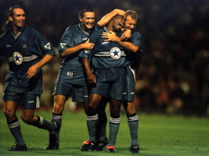 Les Ferdinand is congratulated