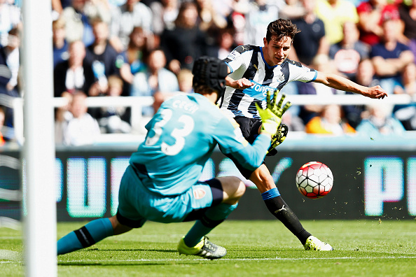 NEWCASTLE UPON TYNE, ENGLAND - AUGUST 29:  Florian Thauvin of Newcastle United shoots at goal during the Barclays Premier League match between Newcastle United and Arsenal at St James' Park on August 29, 2015 in Newcastle upon Tyne, England.  (Photo by Dean Mouhtaropoulos/Getty Images)