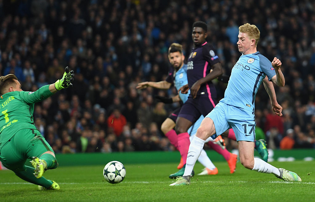 De Bruyne ohittamassa Barcelonan puolustusta. Kuva: Getty images