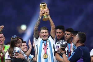 Manchester Unitedin maailmanmestari kertoo mitä Argentiinan paidassa pelaaminen vaatii getty_MartinezLisandro20221218