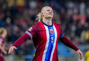 Erling Haaland hurjana: Epäonnistui rangaistuspotkusta – takoi silti hattutempun aop_haalanderling20241117