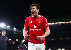 Manchester United palkitsemassa kulttipelaajan jatkosopimuksella aop_maguireharry20250418