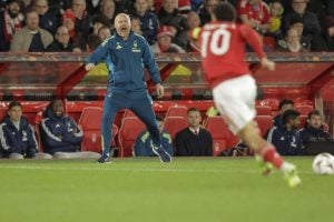 Ensimmäinen peli Nottinghamissa: Sean Dyche teki heti kovan tempun aop_DycheSean20251023