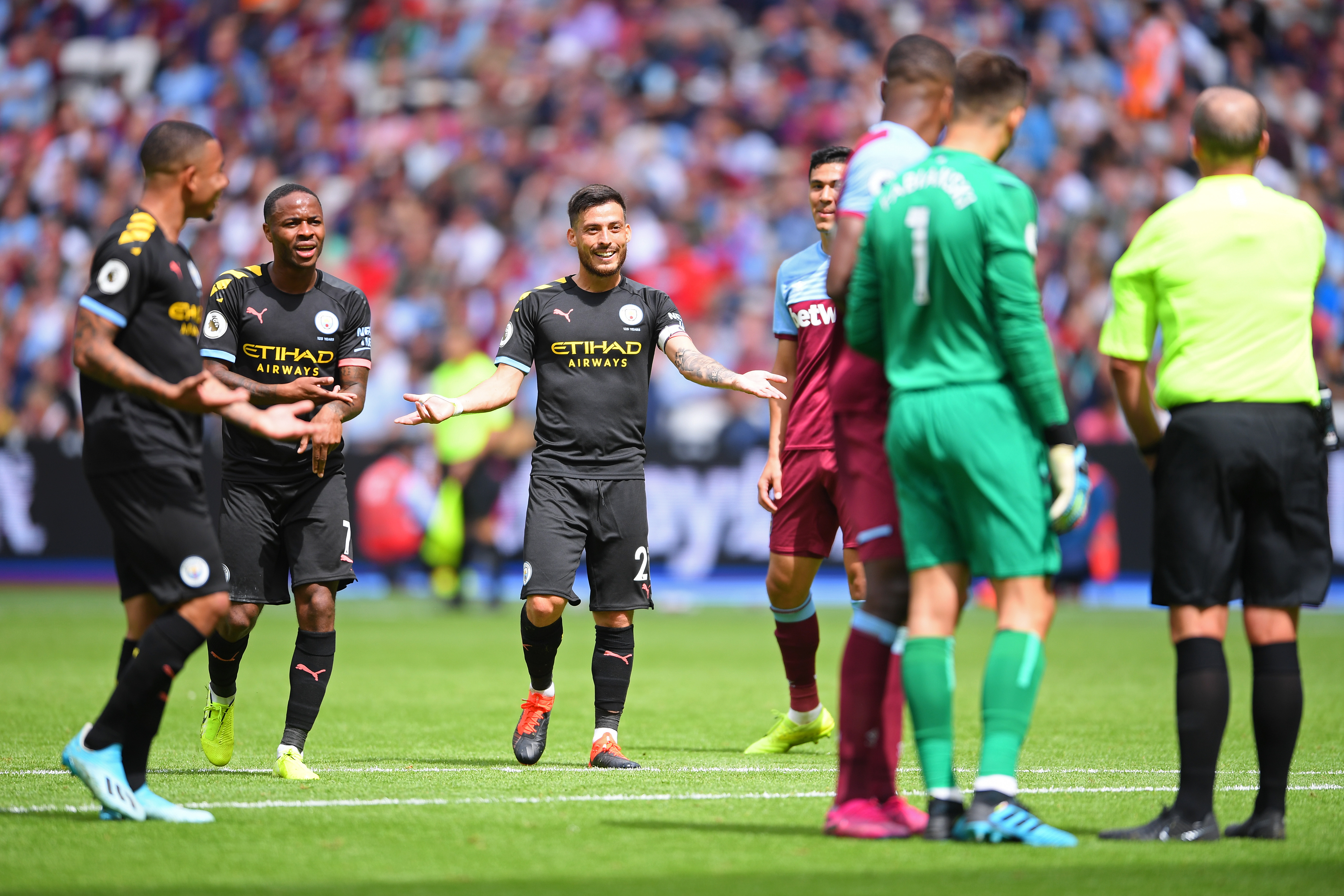 ES Manchester City ja West Ham kieltäytyvät pelaamasta ES Manchester City ja West Ham kieltäytyvät pelaamasta